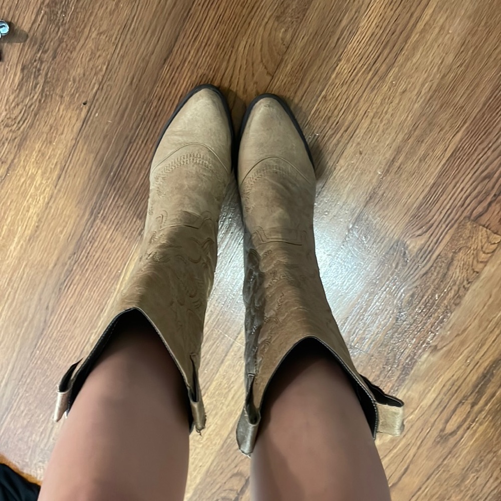 Brown Soft leather Embroidered Cowgirl Boots